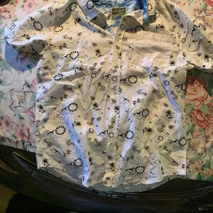 Modern Amusement Button Down Men’s Shirt Size Large Short Sleeve with Collar